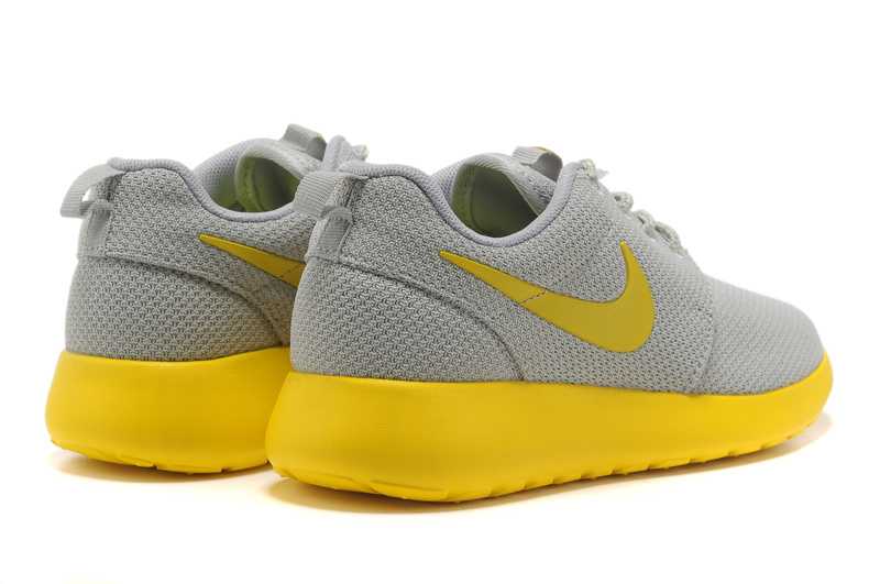 En Stock Classic Roshe Run Nike Pas Cher Nike Court Tradition